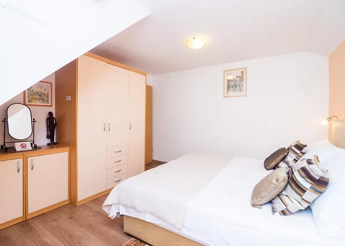 Apartman Neve