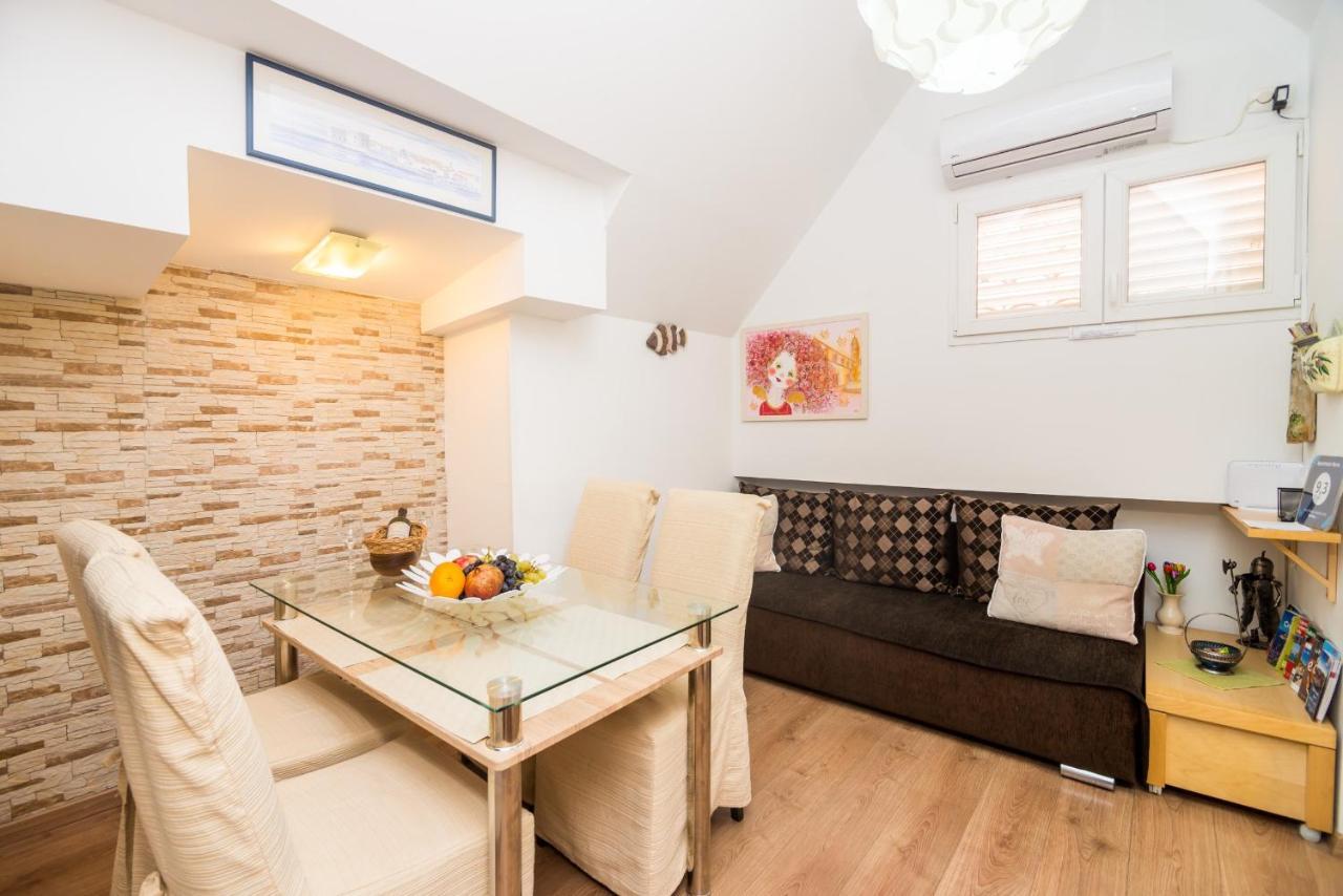Neve Apartment
