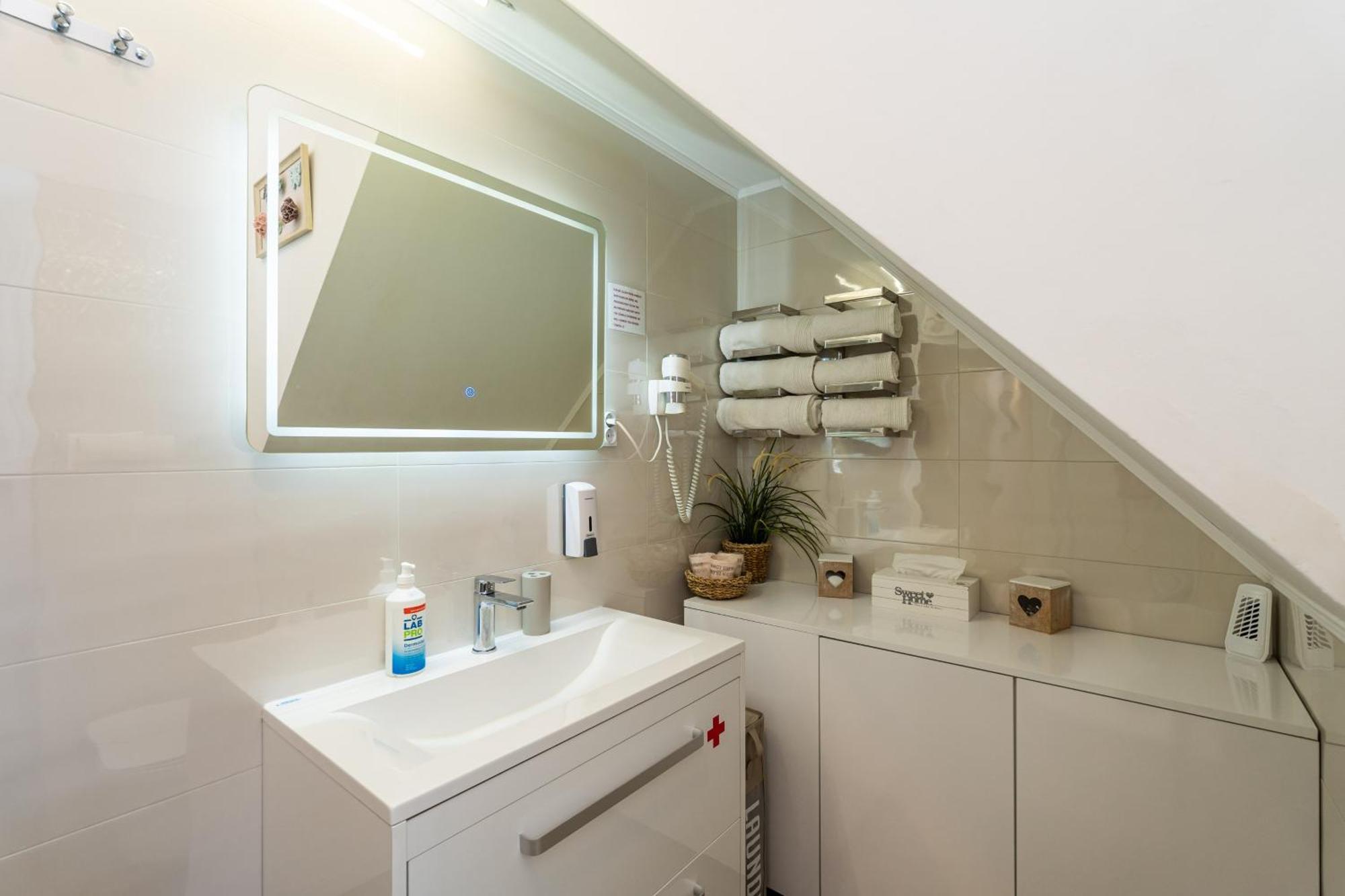 Apartament Neve *